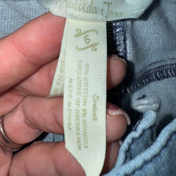 Matilda Jane Girls Size 6 Light Blue Denim Jeans‎ Colorful Trim Flower Buttons - Picture 7 of 8